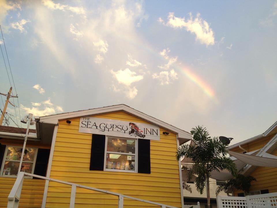 The Sea Gypsy Inn ฟอร์ตมายเยอร์สบีช ภายนอก รูปภาพ